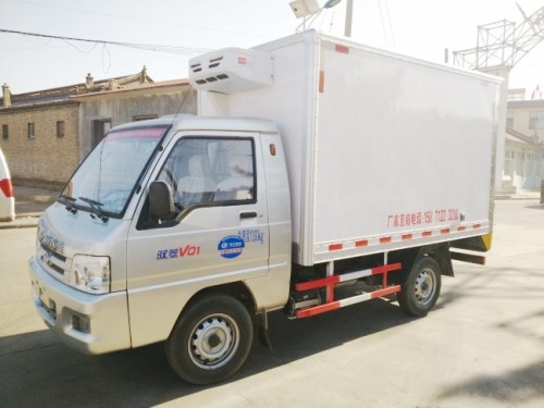 廂長(zhǎng)2.6米福田馭菱冷藏車(chē)