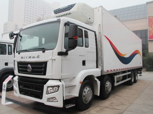 廂長9.6米重汽MAN前四后八冷藏車