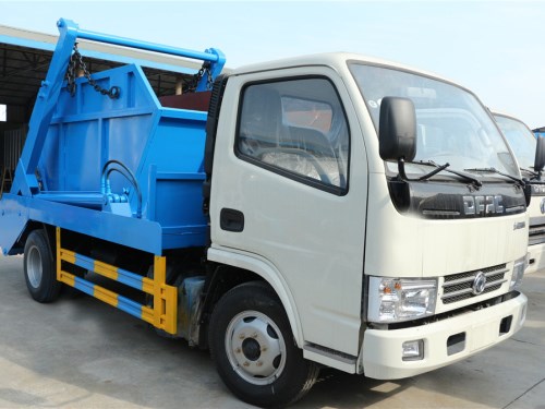 東風(fēng)小多利卡5方擺臂式垃圾車(chē)