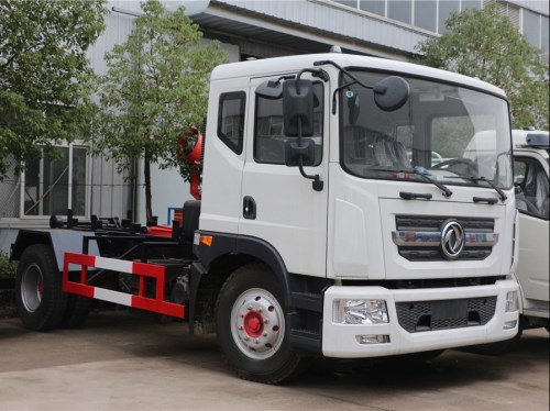 12方車廂可卸式垃圾車東風D9鉤臂垃圾車