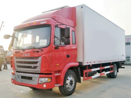 廂長7.8米江淮格爾發冷藏車