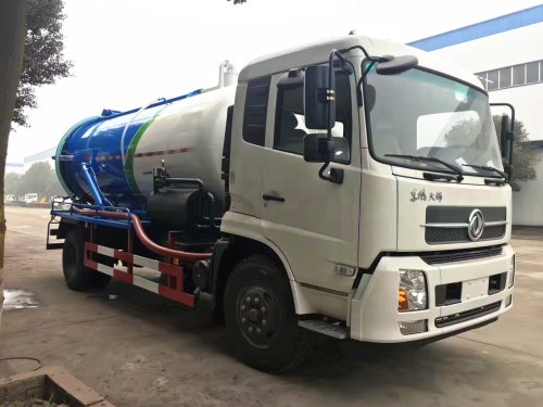 東風(fēng)天錦10方吸污車(chē)
