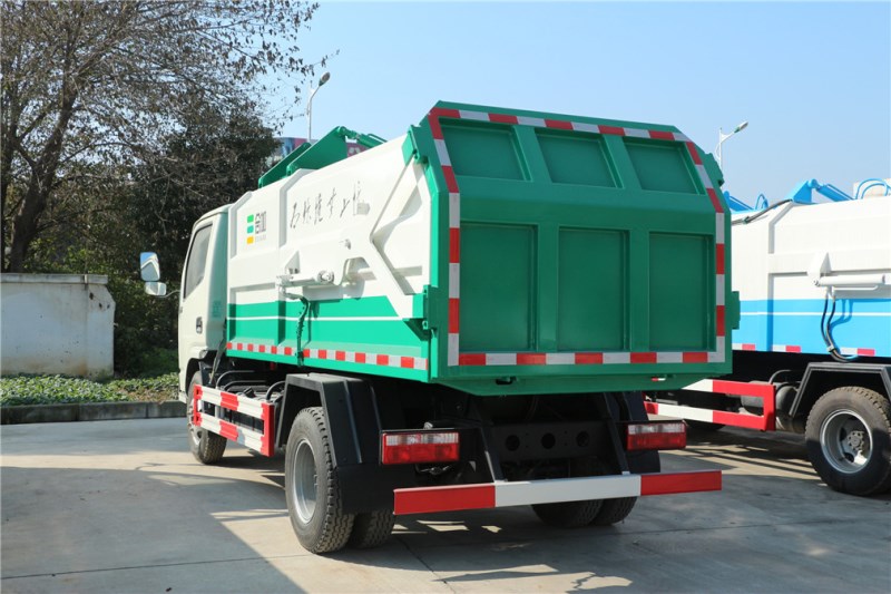 東風(fēng)多利卡(5方)側(cè)裝壓縮式垃圾車(chē)