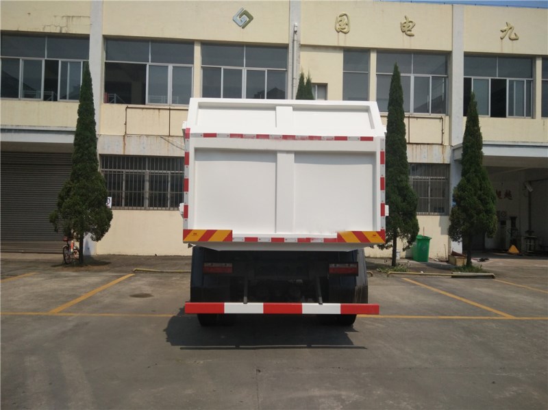 東風專用底盤(12方)對接式垃圾車