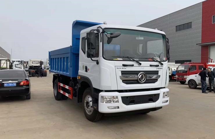 東風d9多利卡12-14立方密封自卸式垃圾車