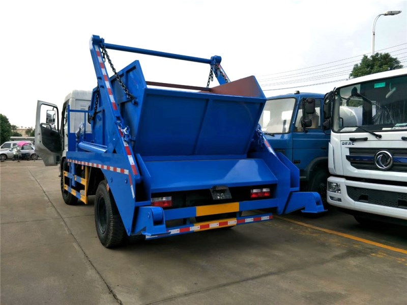 東風(fēng)專底(10方)擺臂式垃圾車