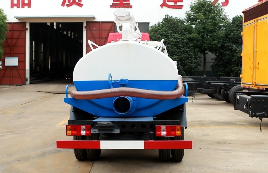 福田2方吸糞車