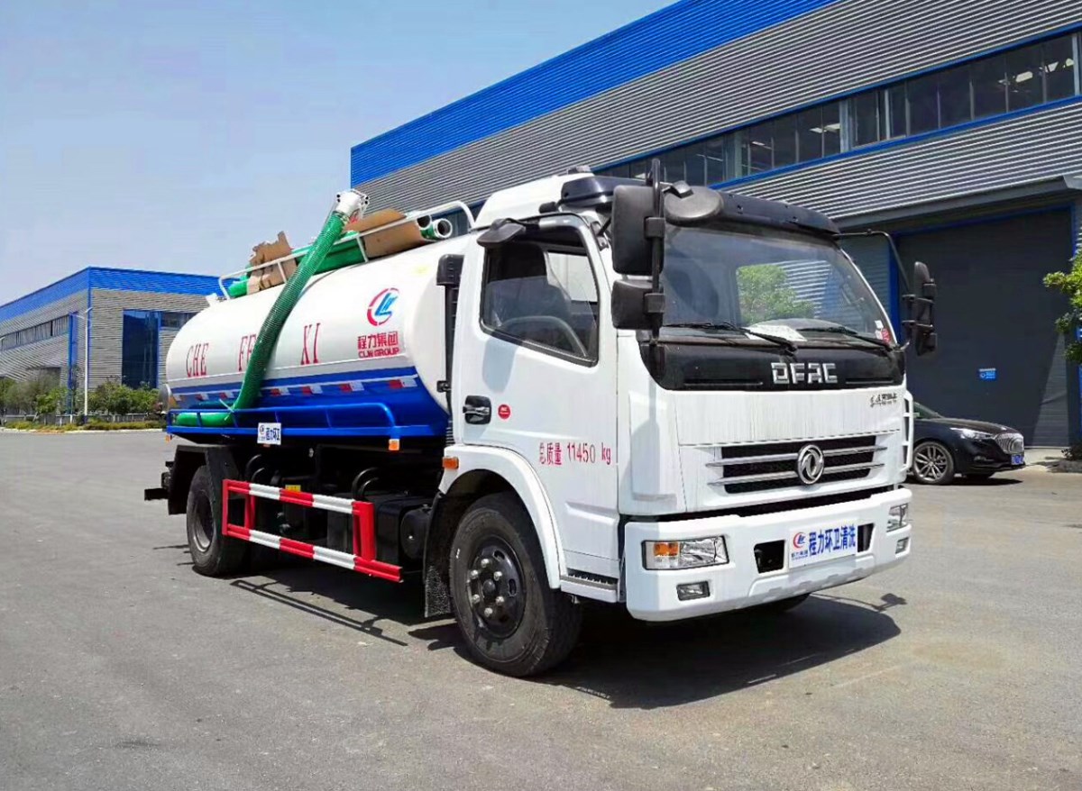 東風大多利卡吸糞車