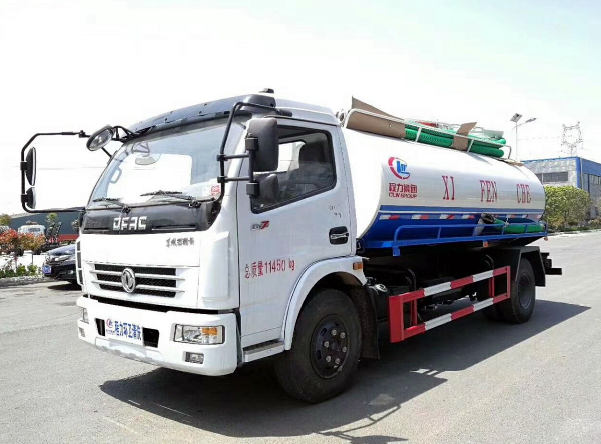 東風大多利卡吸糞車