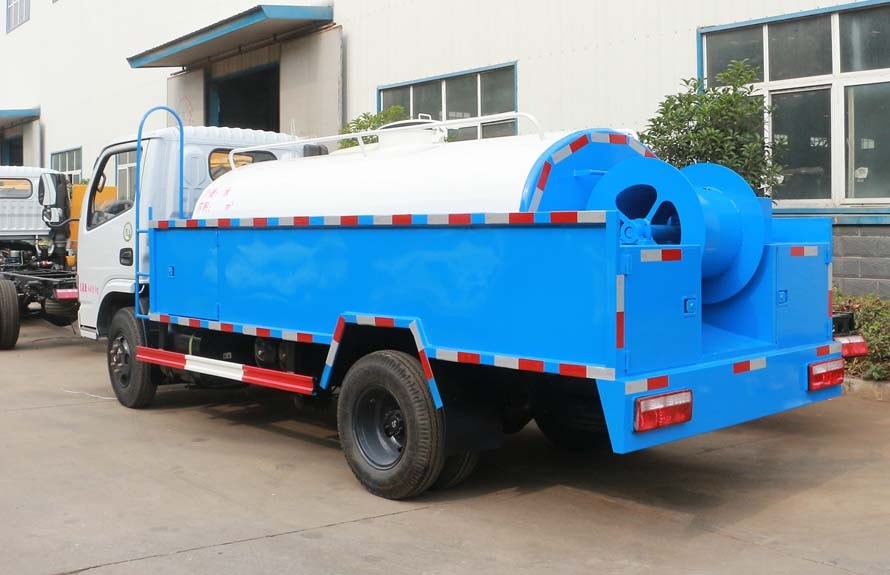 東風(fēng)4方高壓清洗車