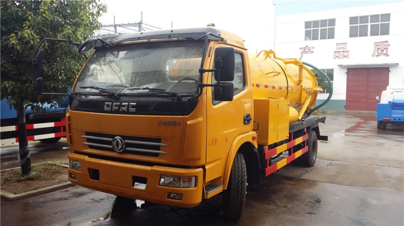 東風(fēng)大多利卡(8方)清洗吸污車