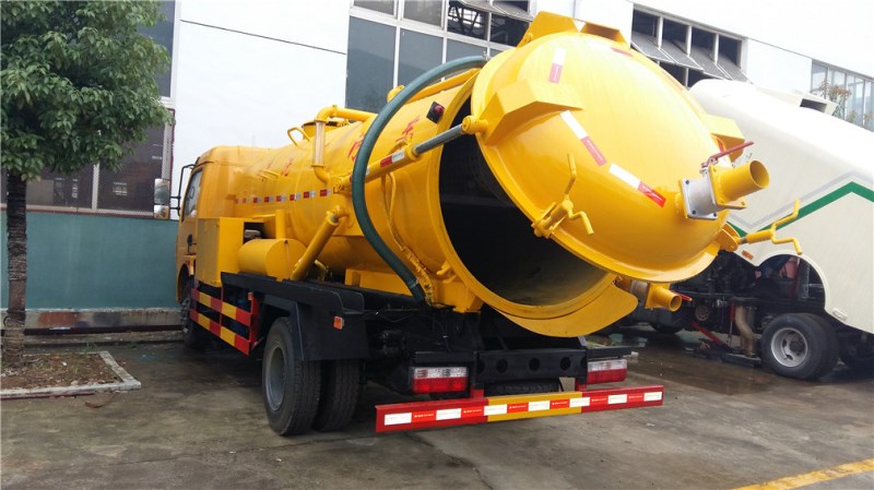 東風(fēng)大多利卡(8方)清洗吸污車