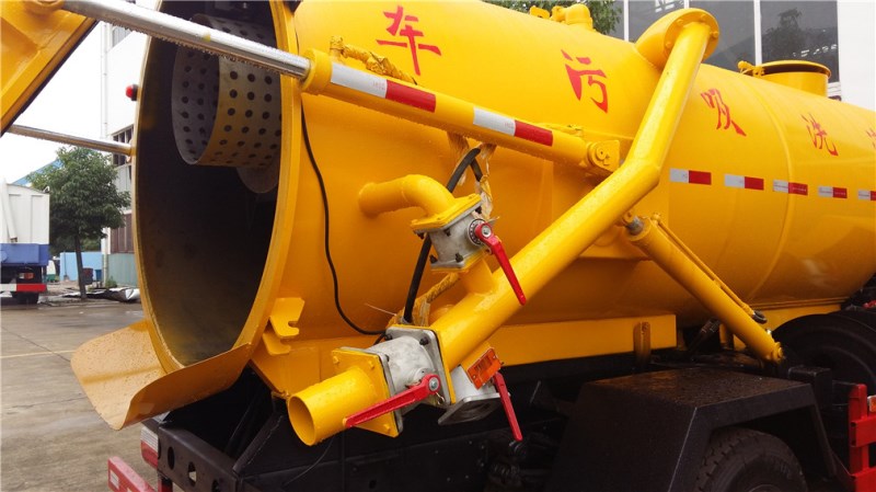 東風(fēng)大多利卡(8方)清洗吸污車