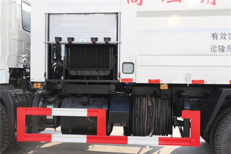 東風(fēng)天錦csc5161gqxd5清洗吸污車