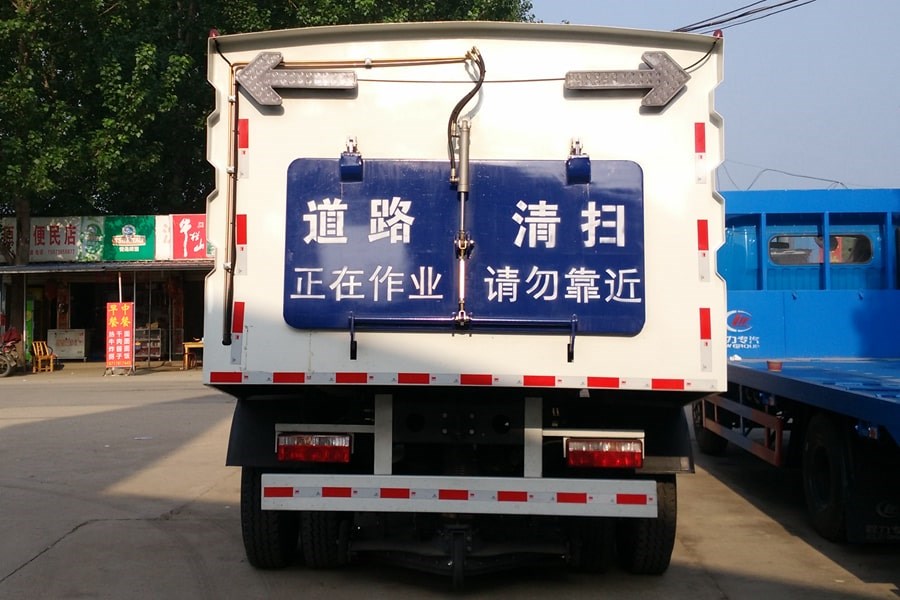 陜汽8噸掃路車