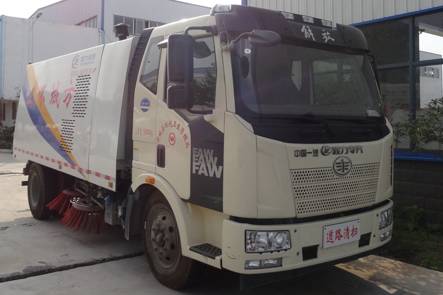 解放8噸大型清掃車