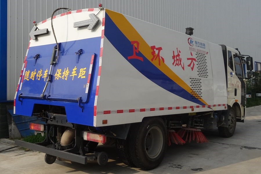 解放8噸大型清掃車