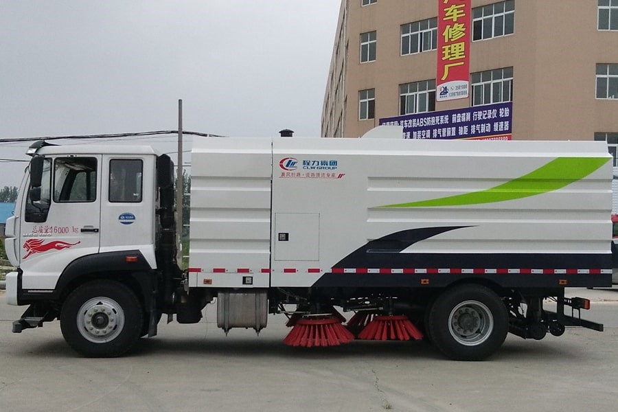 重汽8噸掃路車