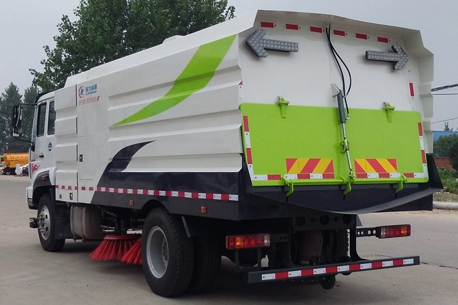 重汽8噸掃路車