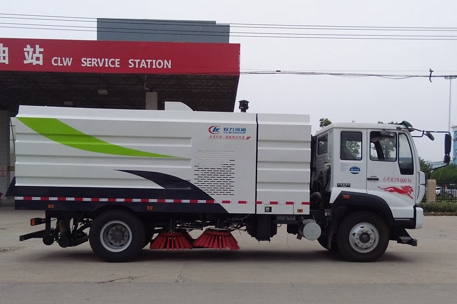重汽8噸掃路車