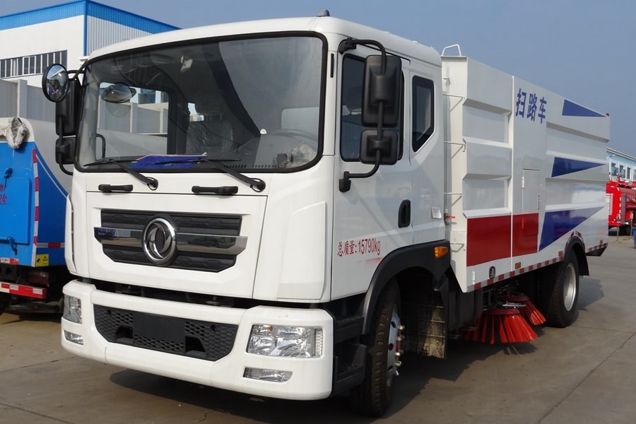 東風(fēng)8噸大型清掃車(chē)