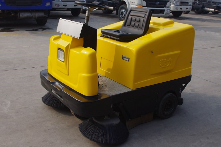 微型電動(dòng)掃路車(chē)