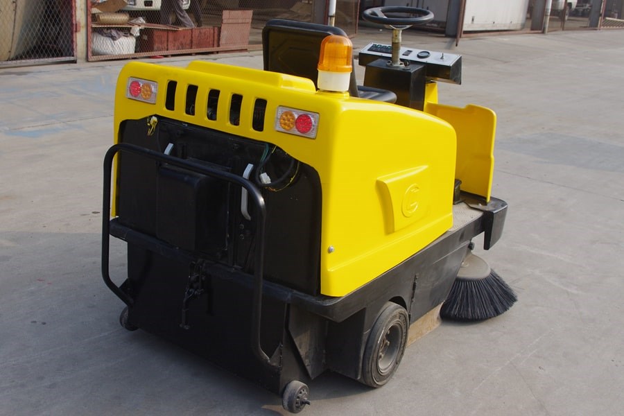 微型電動(dòng)掃路車(chē)