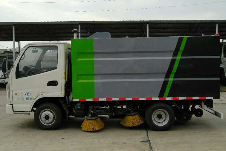 凱馬2噸小型掃路車