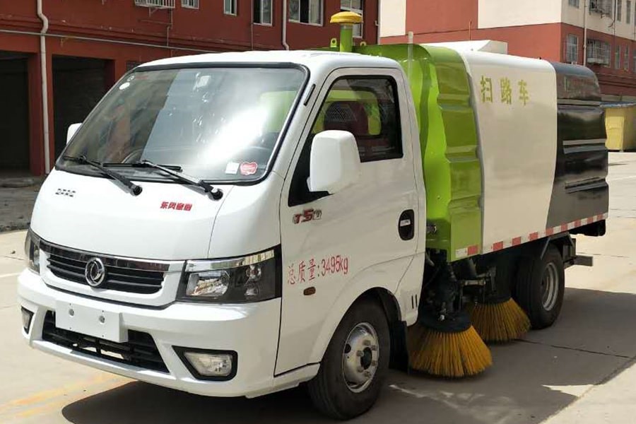 東風2噸小型掃路車