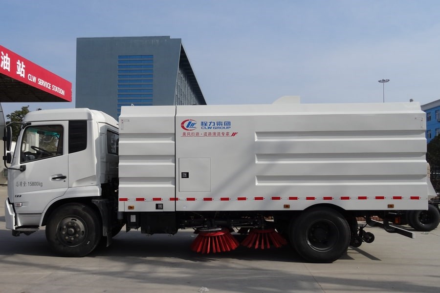 東風(fēng)天錦8噸掃路車