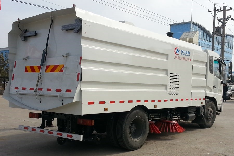 東風(fēng)天錦8噸掃路車