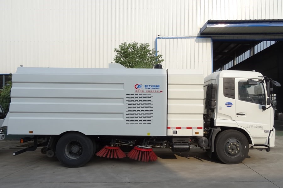 東風(fēng)天錦8噸掃路車