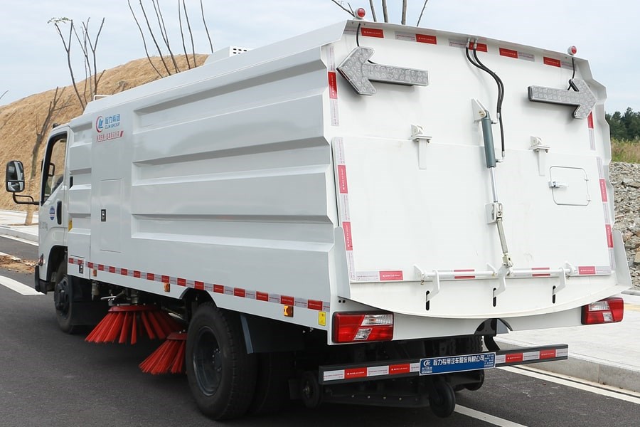 江鈴5噸掃路車