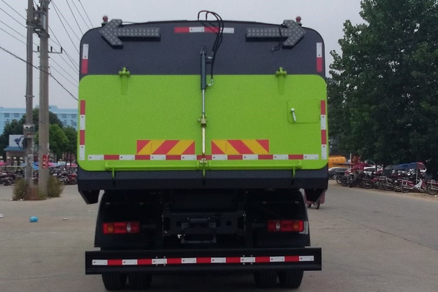 東風天錦8噸干掃車