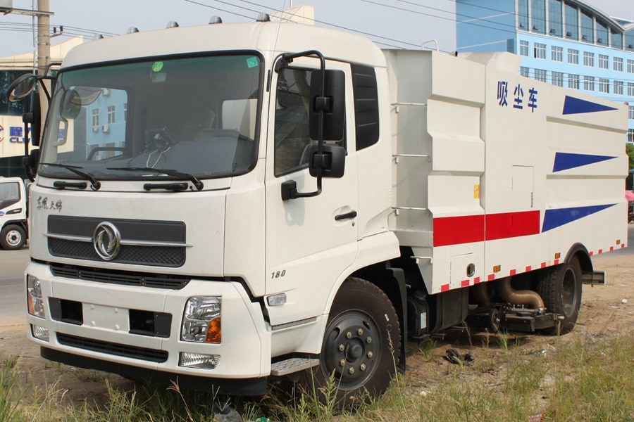 東風(fēng)天錦8噸吸塵車