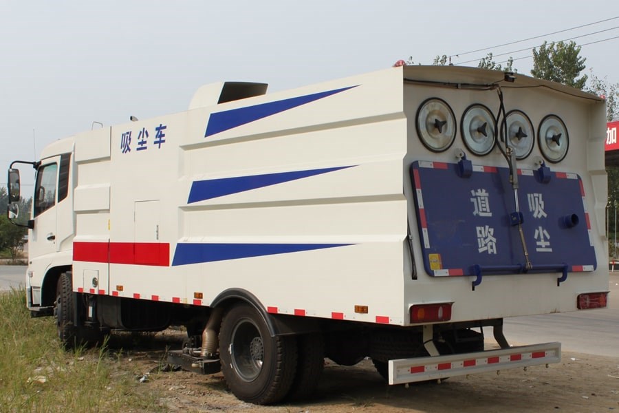 東風(fēng)天錦8噸吸塵車
