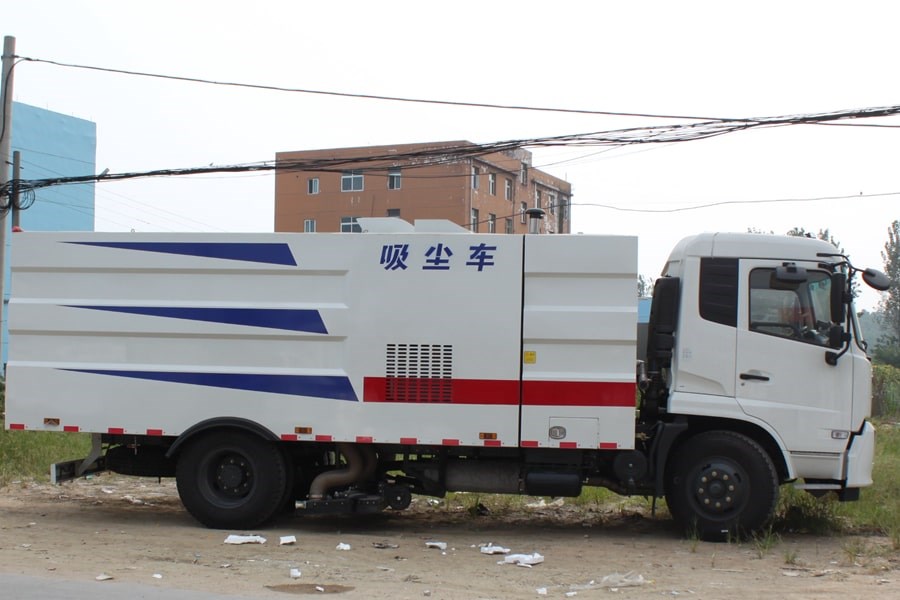 東風(fēng)天錦8噸吸塵車