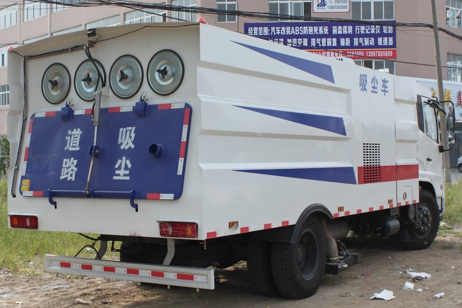 東風(fēng)天錦8噸吸塵車