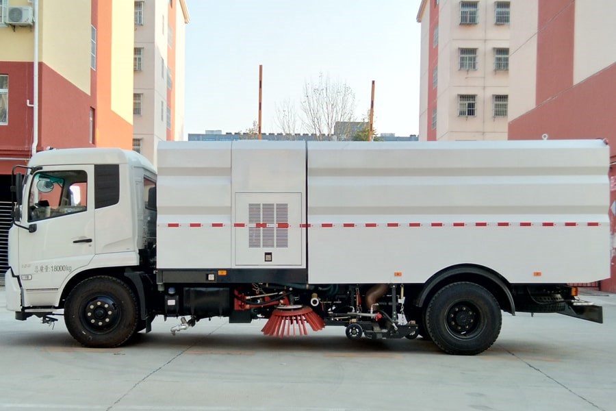 東風8噸大型洗掃車