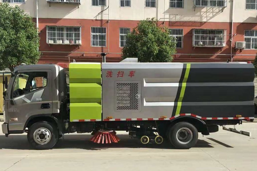 現(xiàn)代5噸洗掃車