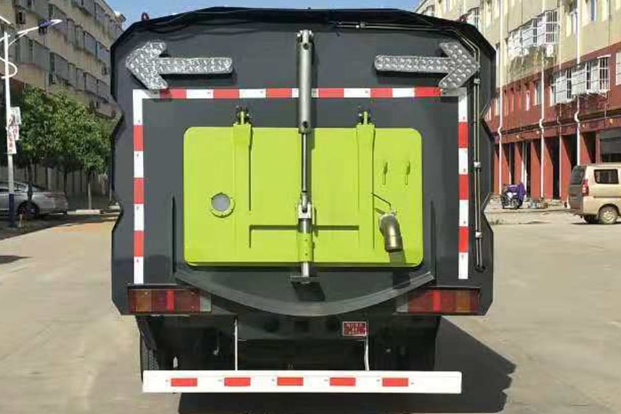 現(xiàn)代5噸洗掃車