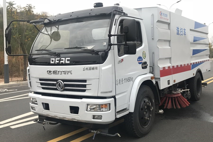 東風(fēng)5噸洗掃車