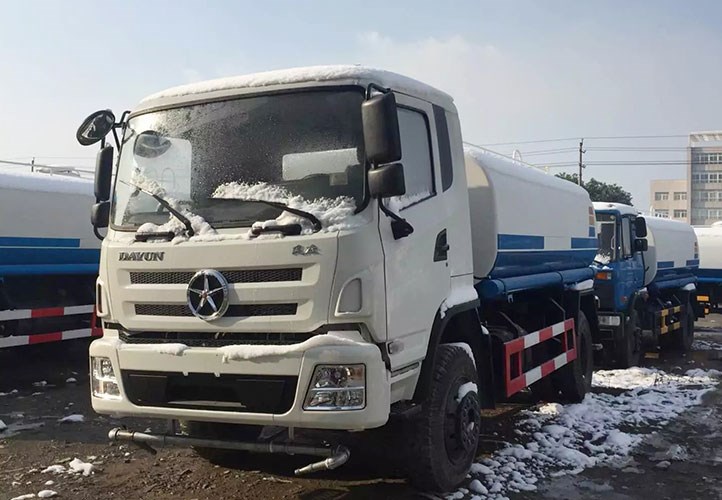 國五大運灑水車｜13噸灑水車