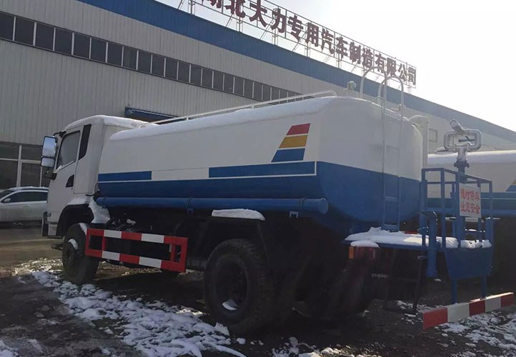 國五大運灑水車｜13噸灑水車