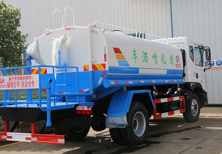 國五東風d9灑水車｜12噸灑水車