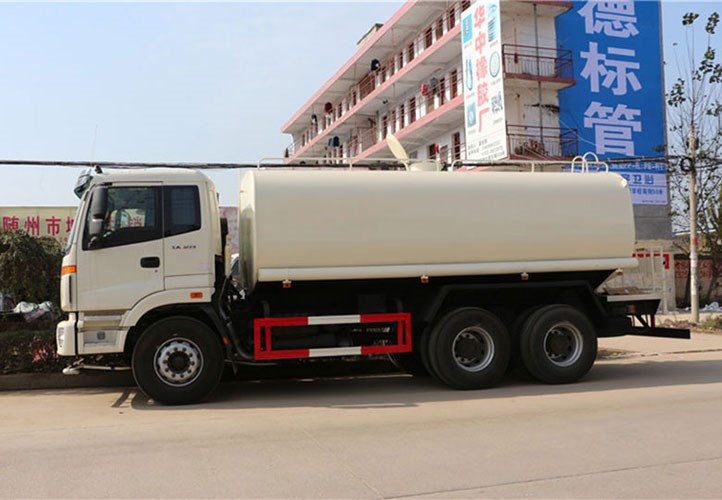 國五福田歐曼后雙橋20噸綠化灑水車