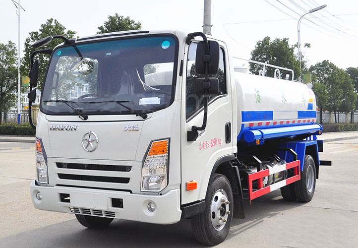 國五大運灑水車｜10噸灑水車