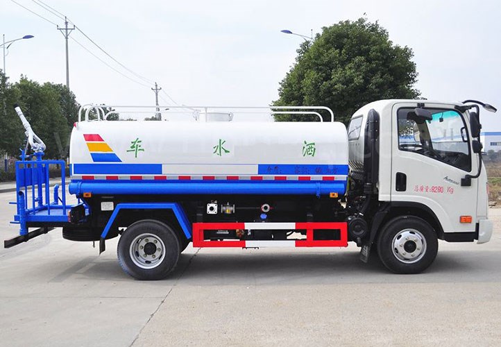 國五大運灑水車｜10噸灑水車