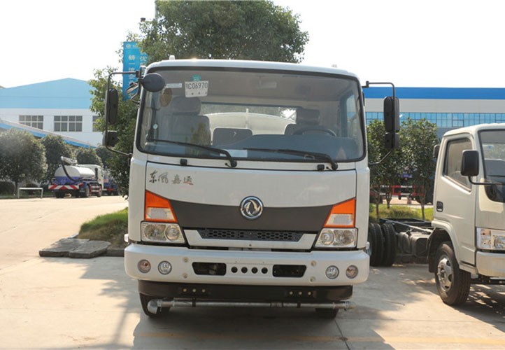 國五東風嘉運10噸灑水車