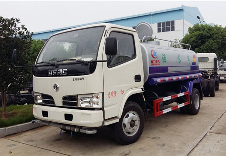 國五東風福瑞卡5噸灑水車